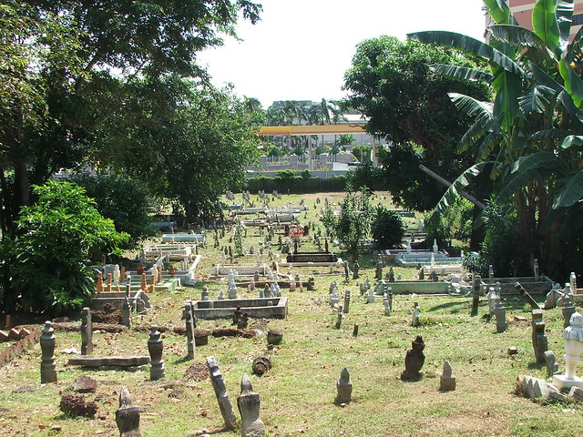 Bukir Bakri Chinese cemetery 4 - 5